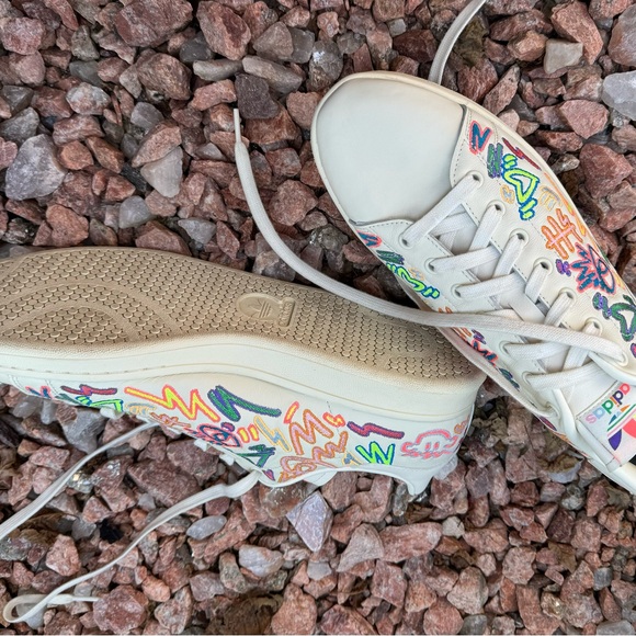 Adidas - Picture 7 of 14